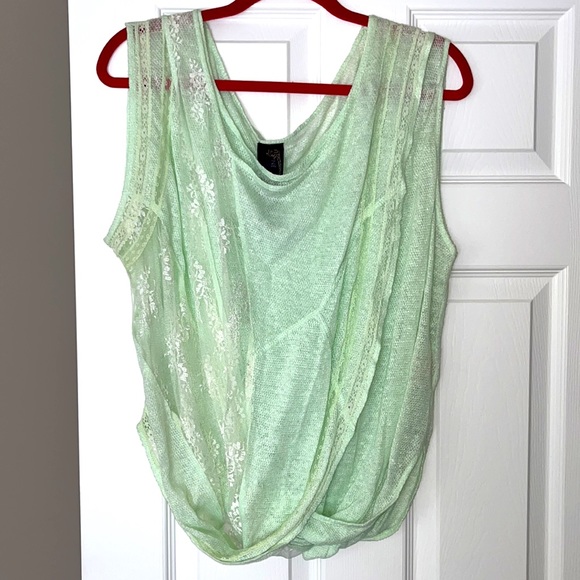 NWOT Free People New Romantics Twist and Shout Tee - Picture 6 of 9